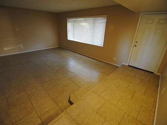 4th image of 4442 N 62nd Cir