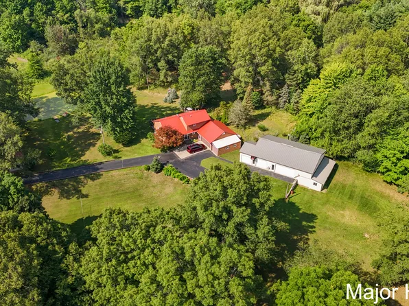1955 140th Ave, Dorr, MI 49323