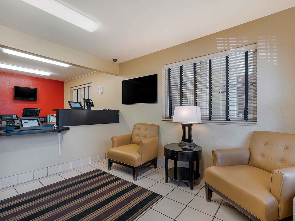 Lobby and Guest Check-in
