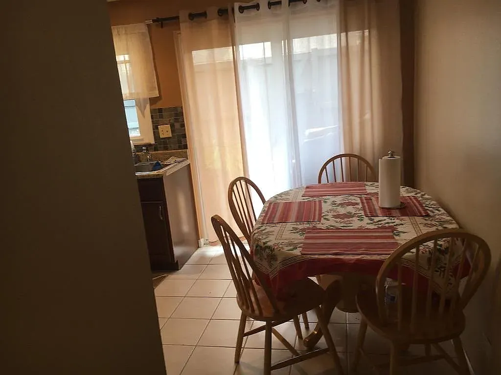 2 bed, 825 sqft, $1,800 — Photo 4