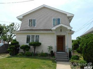 47 Hartwell Pl, Woodmere, NY 11598