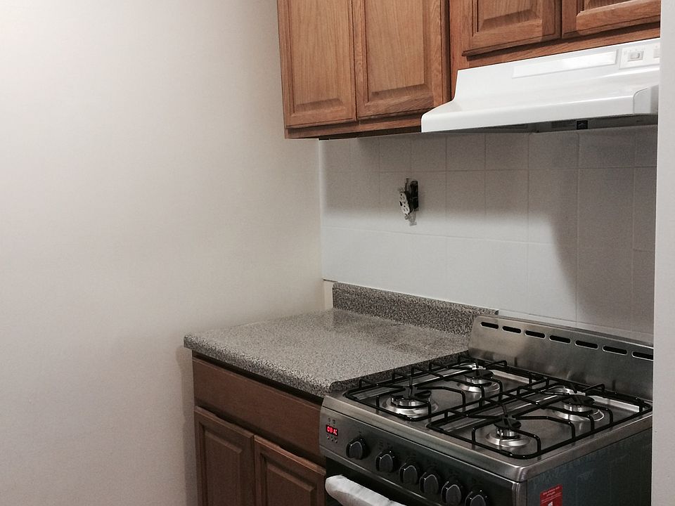 2nd image of 985 Ocean Ave APT 6A