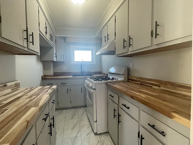 48 Woodlawn St #2 — Photo 6