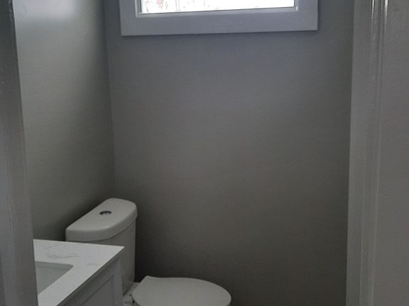 4th image of 26 Custer St Unit 2