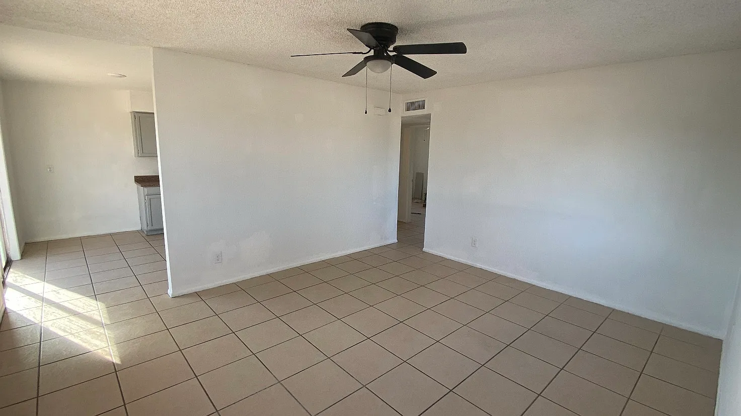 320 S Central Ave — Photo 2