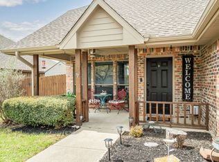 1003 Lake Ridge Dr, Sanger, TX 76266