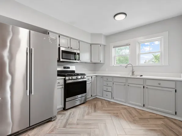 27 Walker St #2, Quincy, MA 02171