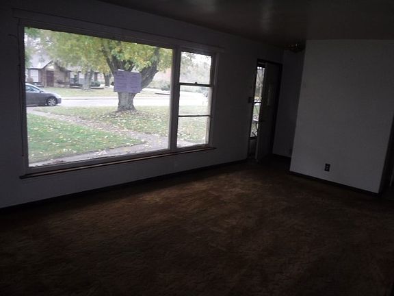 3rd image of 1694 Shirley Dr