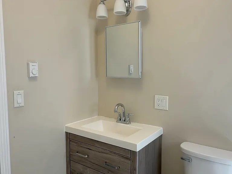 56 Vine St #1E — Photo 9