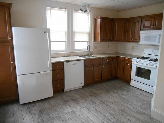 2nd image of 141 Elm St #1