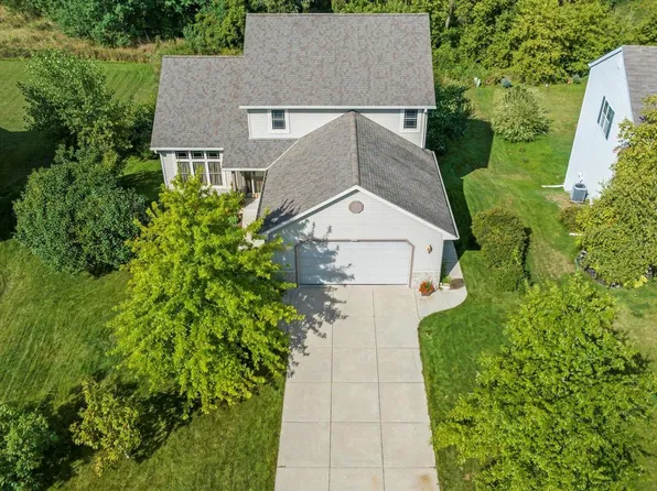 N7979 Woody LANE, Ixonia, WI 53036