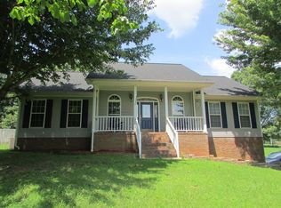 227 W Laurel Dr, Lawrenceburg, TN 38464