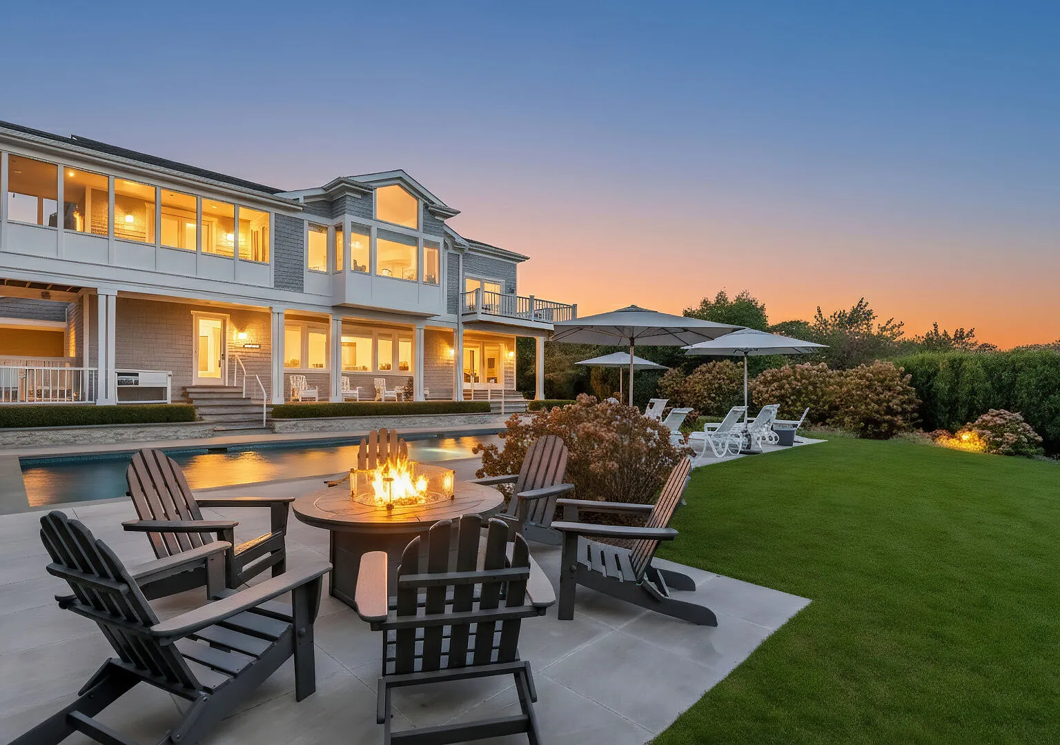 Timeless Southampton retreat, heated pool, steps from the beach — Photo 2