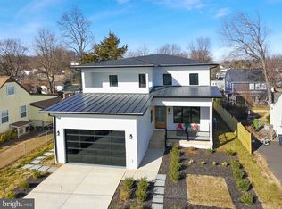 6818 Barrett Rd, Falls Church, VA 22042