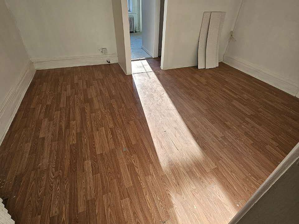 1st image of 694 Bay St #3