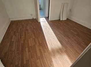 694 Bay St #3, Staten Island, NY 10304