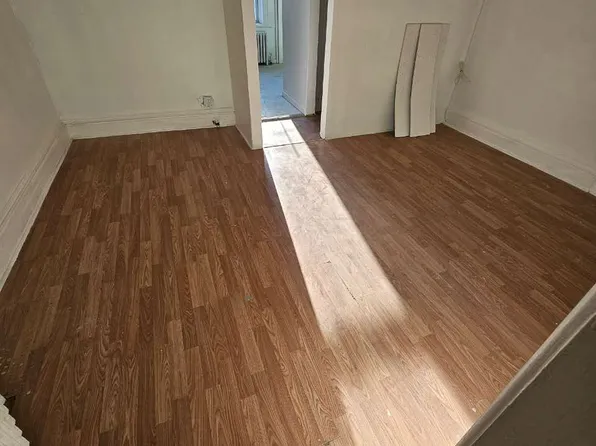 694 Bay St #3, Staten Island, NY 10304