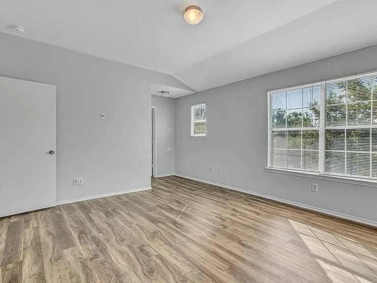 2927 Cypress Island Dr — Photo 18