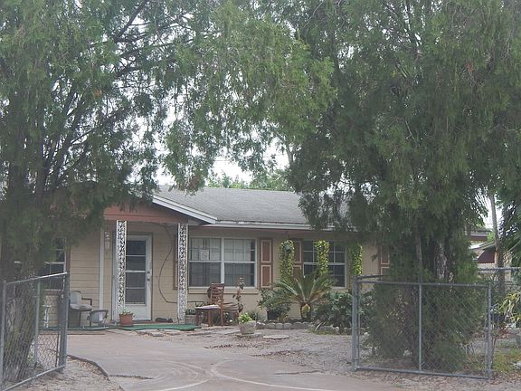 2nd image of 1701 Hernandes Dr