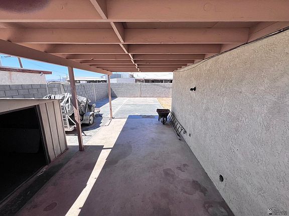 4th image of 1586 E 22nd St