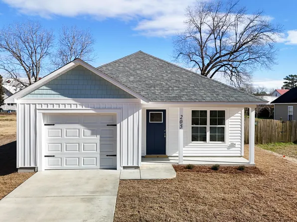 205 Jenkins Avenue, Maysville, NC 28555