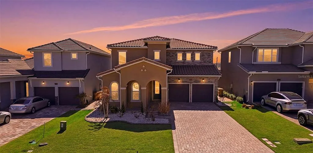 16131 Volterra Point, Montverde FL - Luxury home in Bella Collina