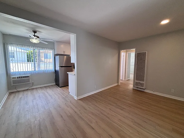 12323 Texas Ave — Photo 6