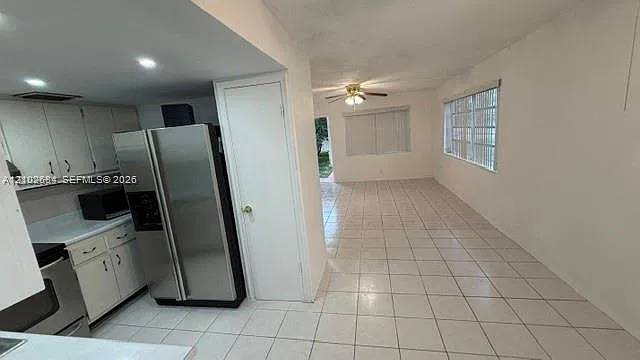 Royal Terrace Condominium — Photo 2