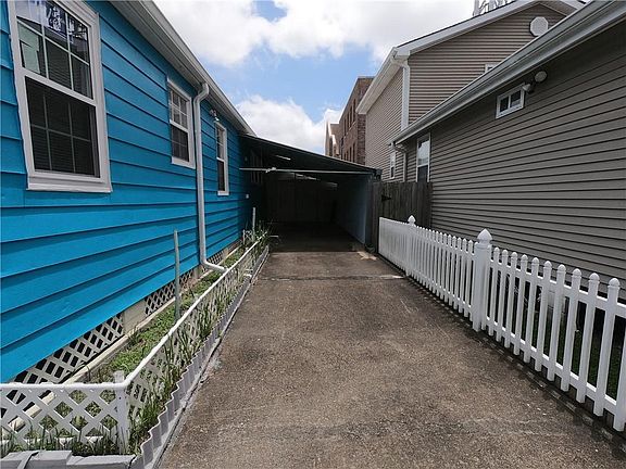 4th image of 2620 Dreux Ave