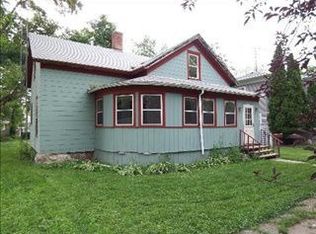 504 3rd St, Harvard, IL 60033