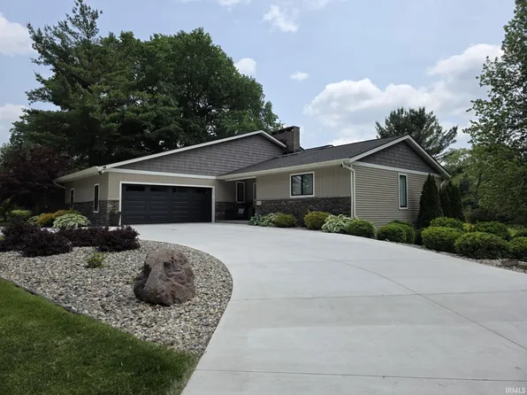 1051 Morningstar Rd, Auburn, IN 46706