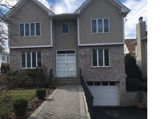 6 Sprague Rd, Scarsdale, NY 10583