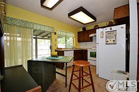 3rd image of 2900 Lemmontree Ln