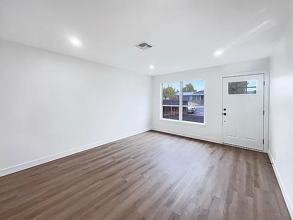 2nd image of 6305 Queen Ct #4