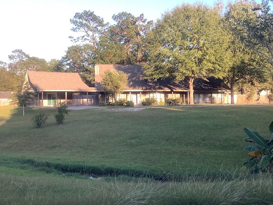 1st image of 796 Apache Dr