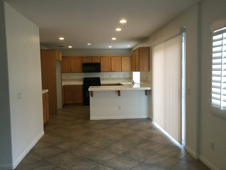 11408 Magnolia St — Photo 5