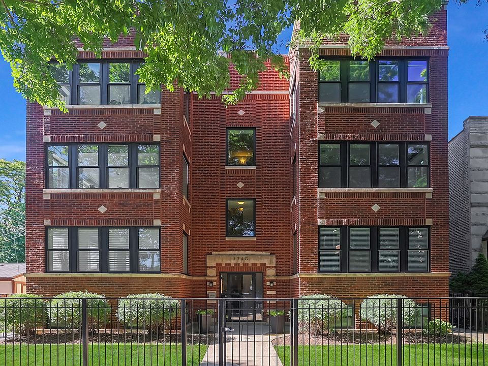 1st image of 1740 W Catalpa Ave #3E