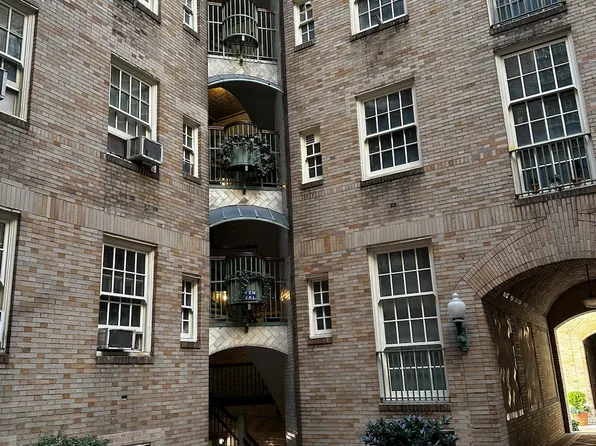 516 East 78th Street image 11 of 12