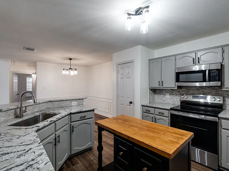 947 Winterstone Dr — Photo 7