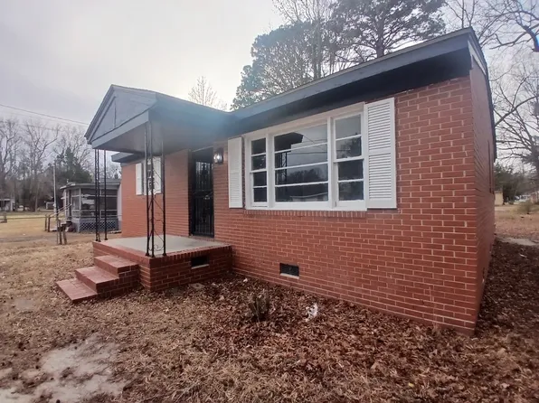 1306 Grace St, Scotland Neck, NC 27874