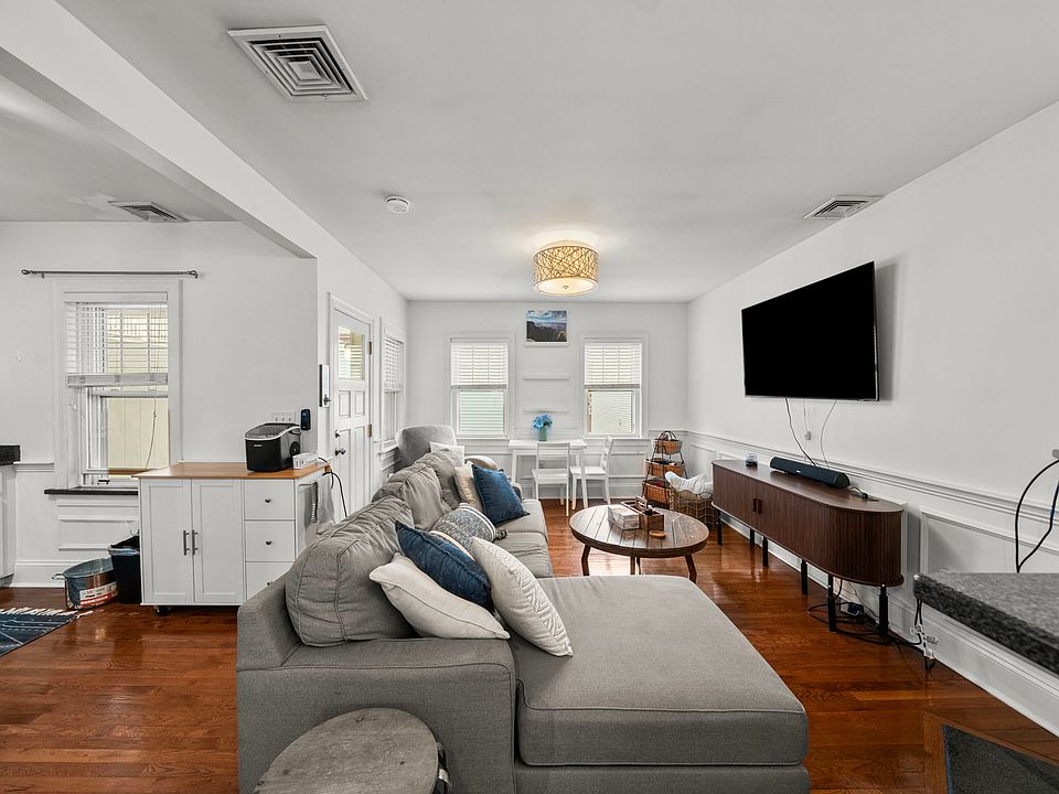 1st image of 293 W 2nd St #3