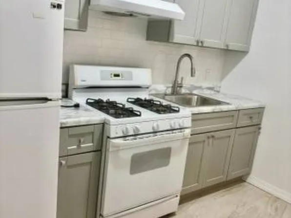 (undisclosed Address), Woodhaven, NY 11421