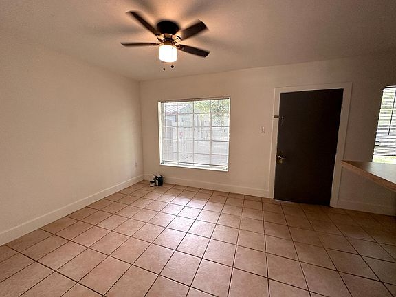 4th image of 1430 SW 27th St #6A