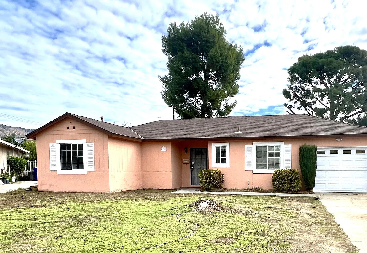 Cozy 3-Bedroom Single-Story Home with Spacious Backyard Convenient Location! — Photo 1