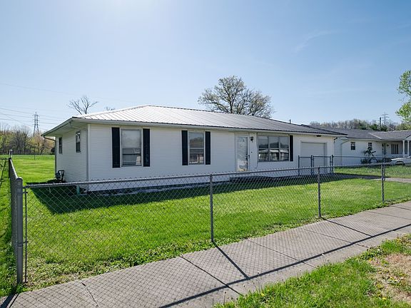 3rd image of 493 Legrande Blvd