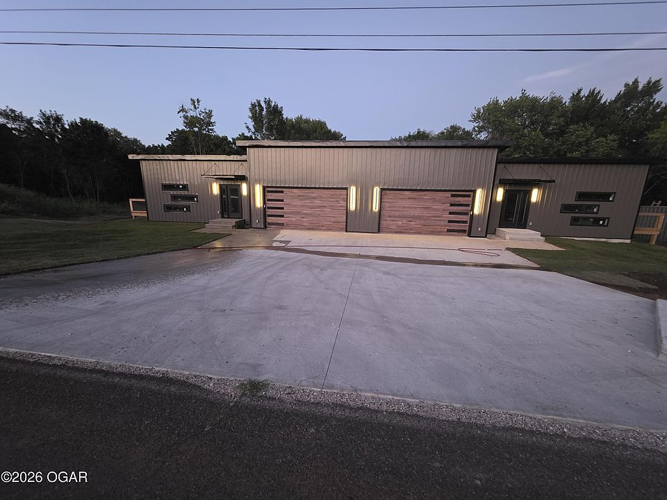 2nd image of 1535&1541 N Eisenhower St