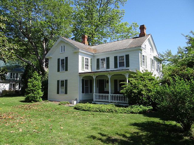 1st image of 334 King Carter Dr