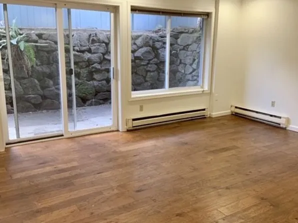 4311 Dayton Ave N APT 2, Seattle, WA 98103