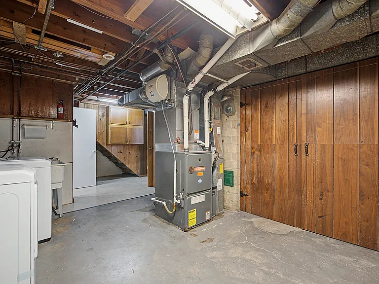 3707 E 4th St — Photo 30