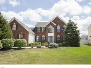 201 Rivers Edge Dr, Amherst, OH 44001
